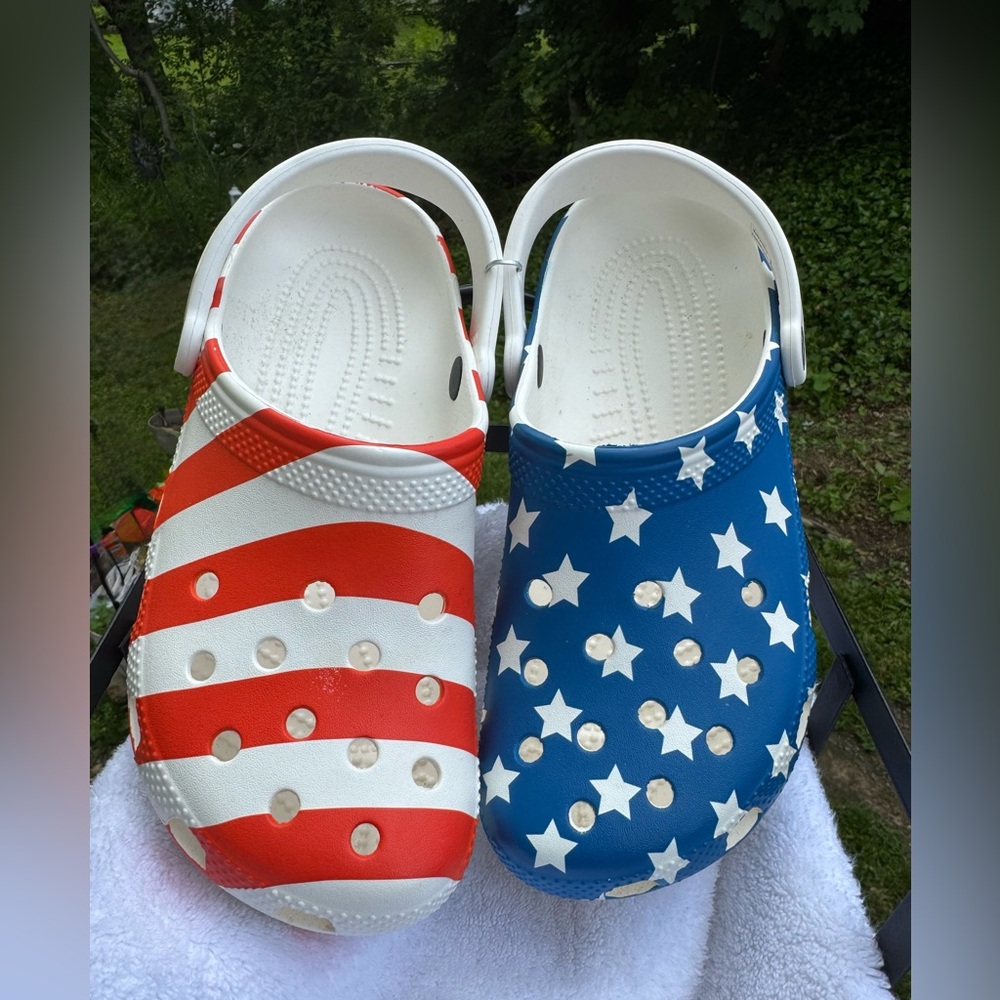 CROCS Red White Blue Stars Stripes USA Flag Casual Comfort Shoes Mens 7 Women 9